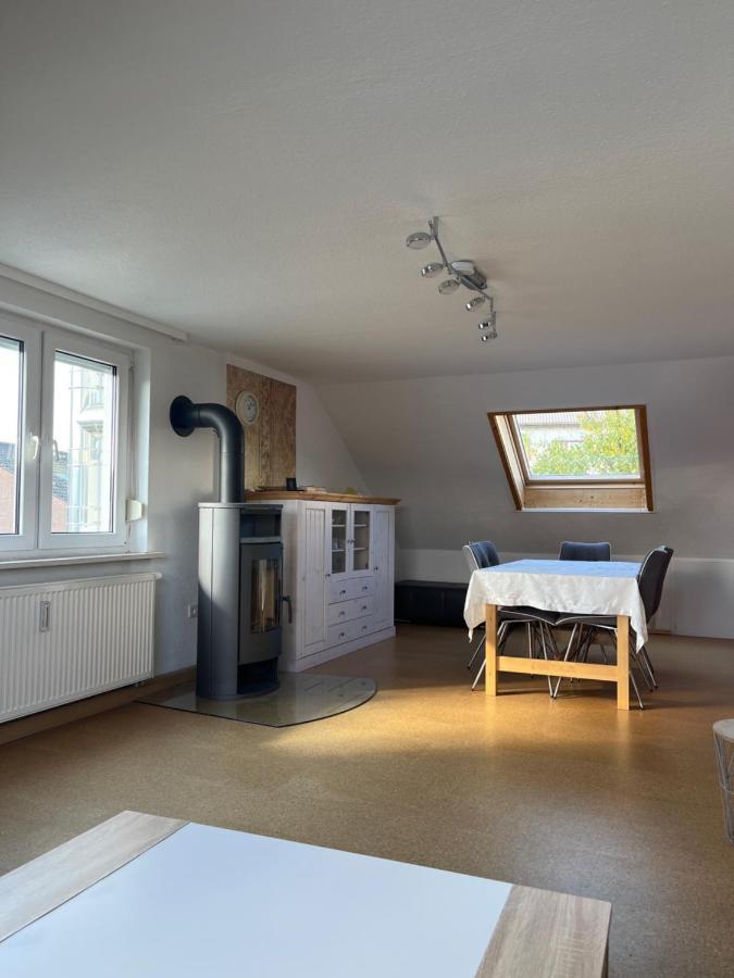 Eigene Wohnung Im Dreifamilienhaus Oberstenfeld Exterior foto